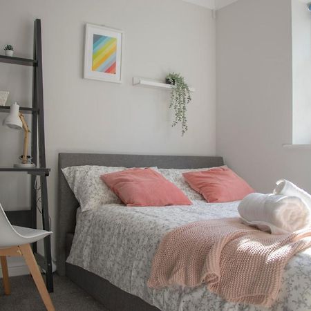 Lovely 3-Bedroom Apartment In Colchester Exterior photo