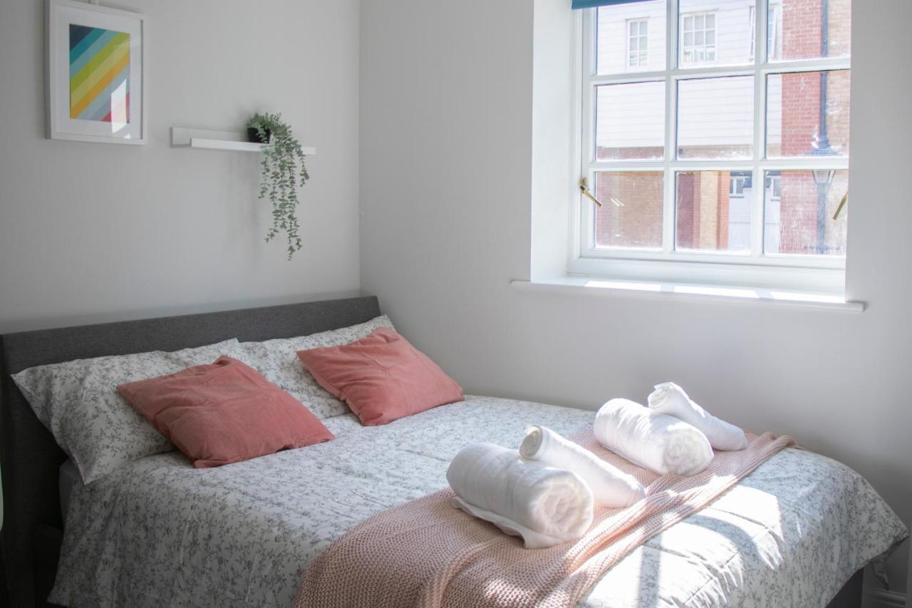 Lovely 3-Bedroom Apartment In Colchester Exterior photo