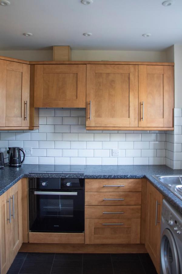 Lovely 3-Bedroom Apartment In Colchester Exterior photo